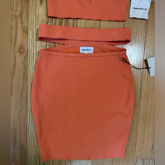 Superdown Revolve NEW W TAGS orange cut out skirt set size XS - Picture 3 of 7